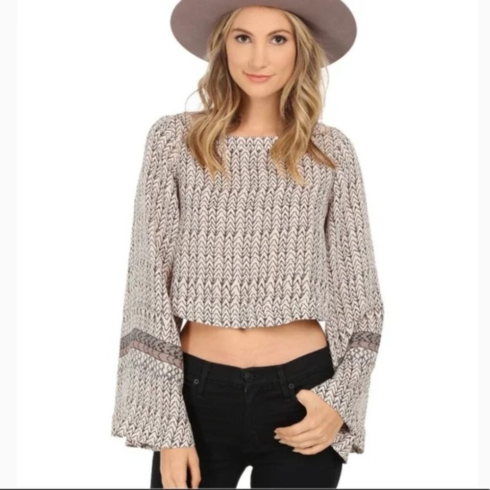 FREE PEOPLE Stars Aligned Bell Sleeve Crop Top Blouse in Chevron Tribal Size M - Picture 2 of 11